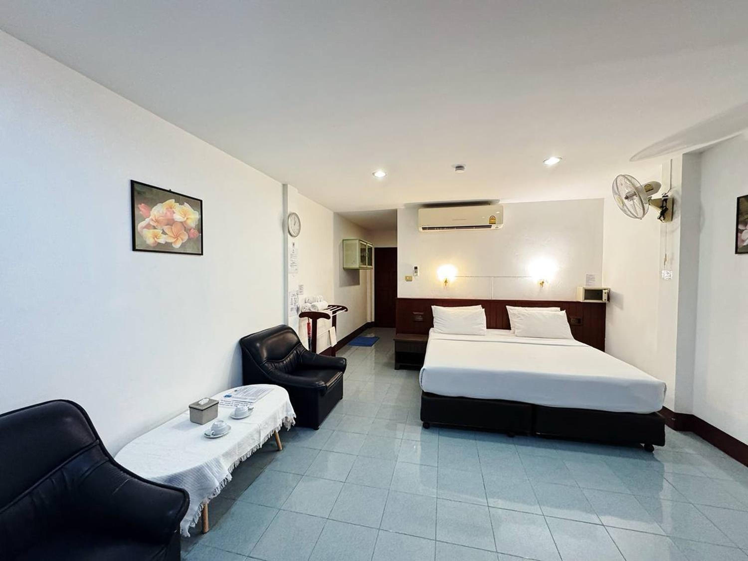 Rabbit Mansion Patong Hotel