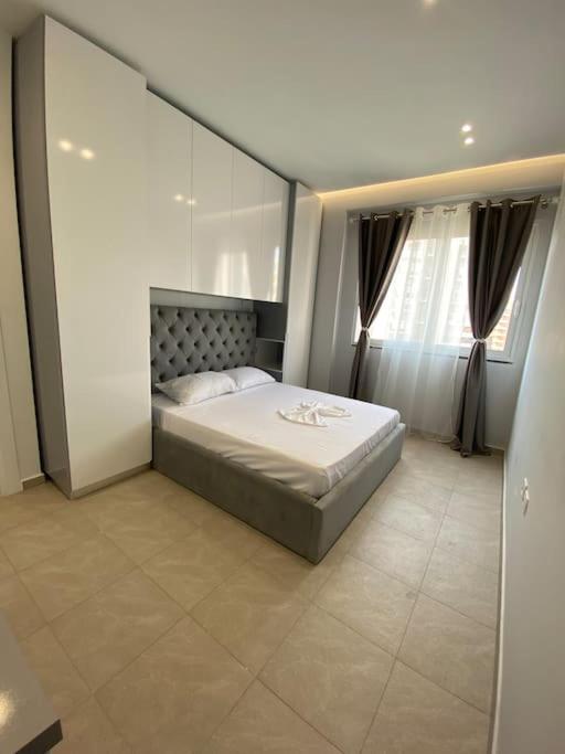 The apartment with the best PRICE