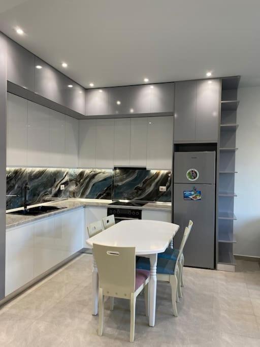 The apartment with the best PRICE