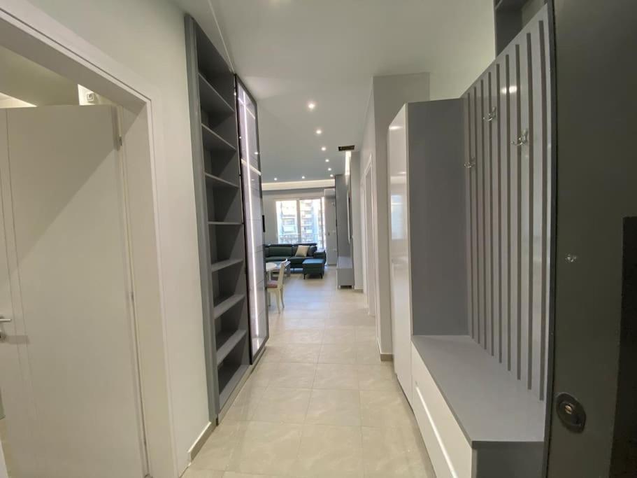 The apartment with the best PRICE