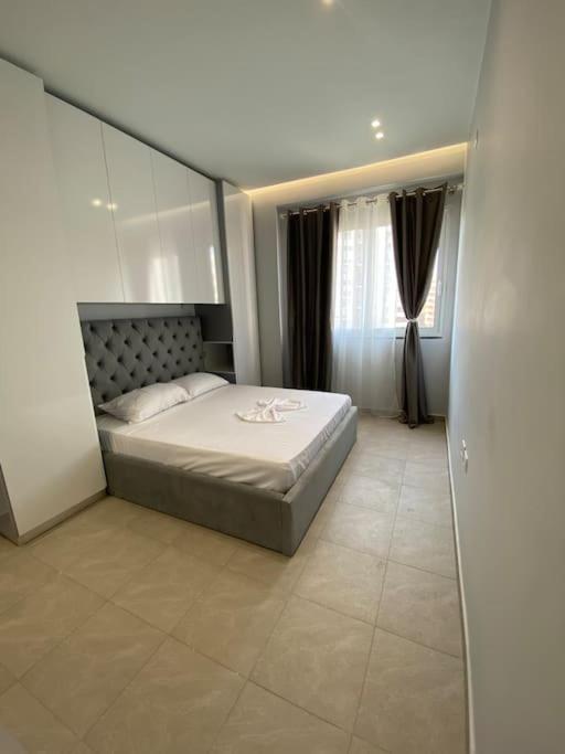 The apartment with the best PRICE