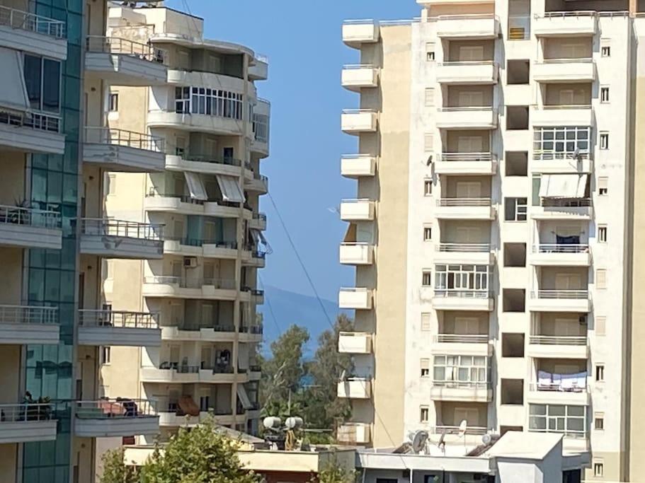 The apartment with the best PRICE
