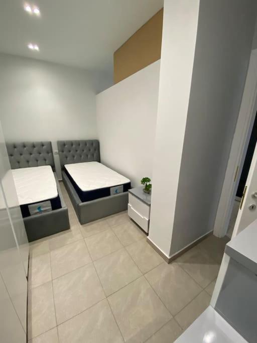The apartment with the best PRICE