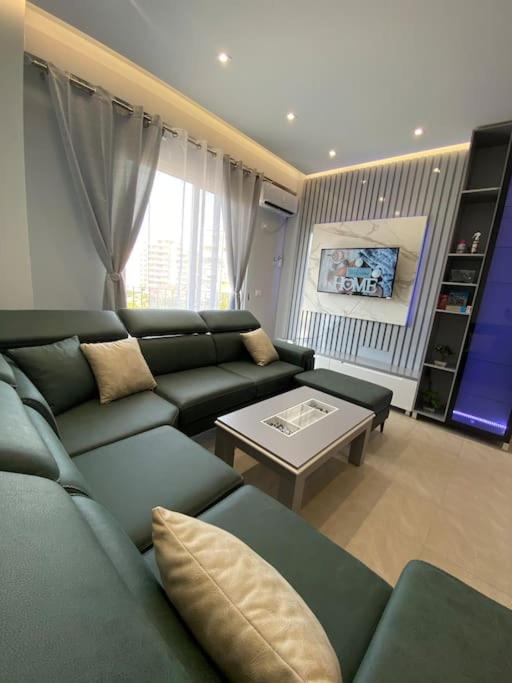 The apartment with the best PRICE
