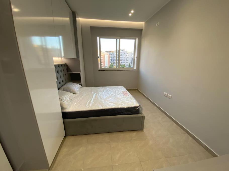 The apartment with the best PRICE