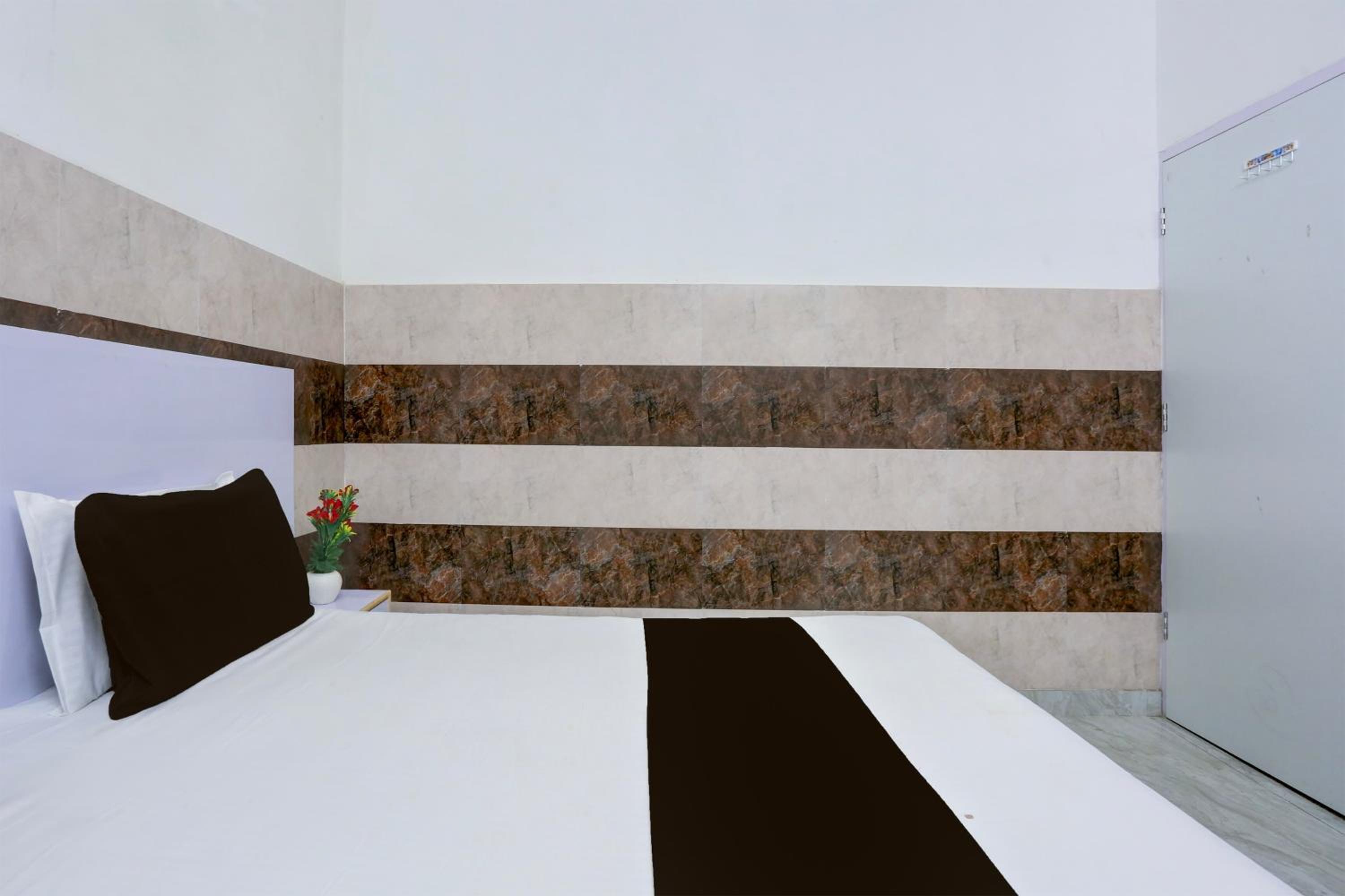 Hotel O Diamond Inn