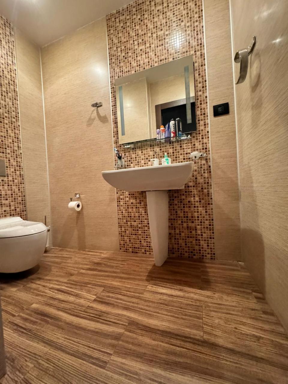 Spacious 5-room apartment near Baku Convention Center