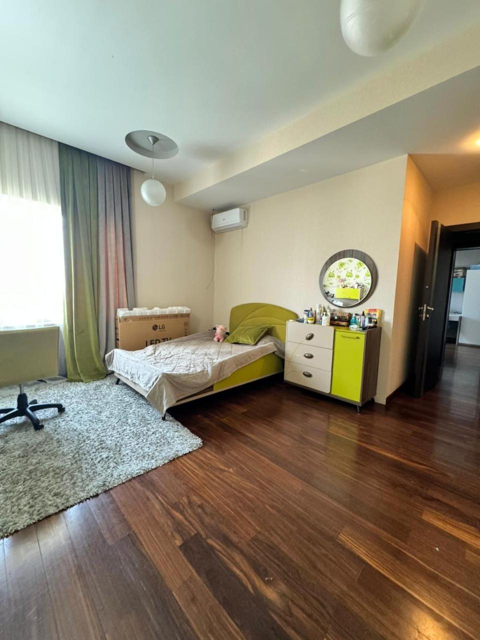 Spacious 5-room apartment near Baku Convention Center