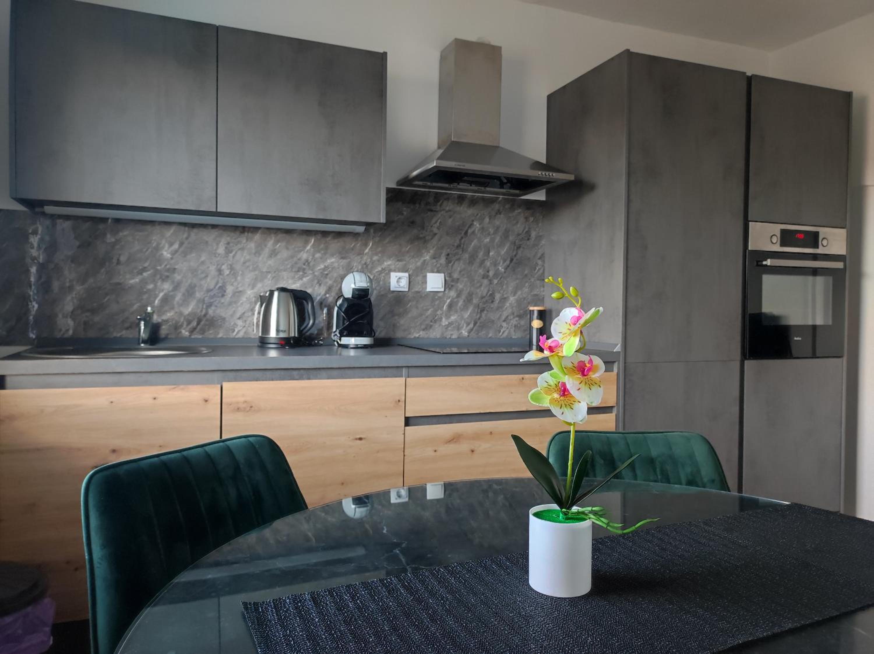 B&D apartment