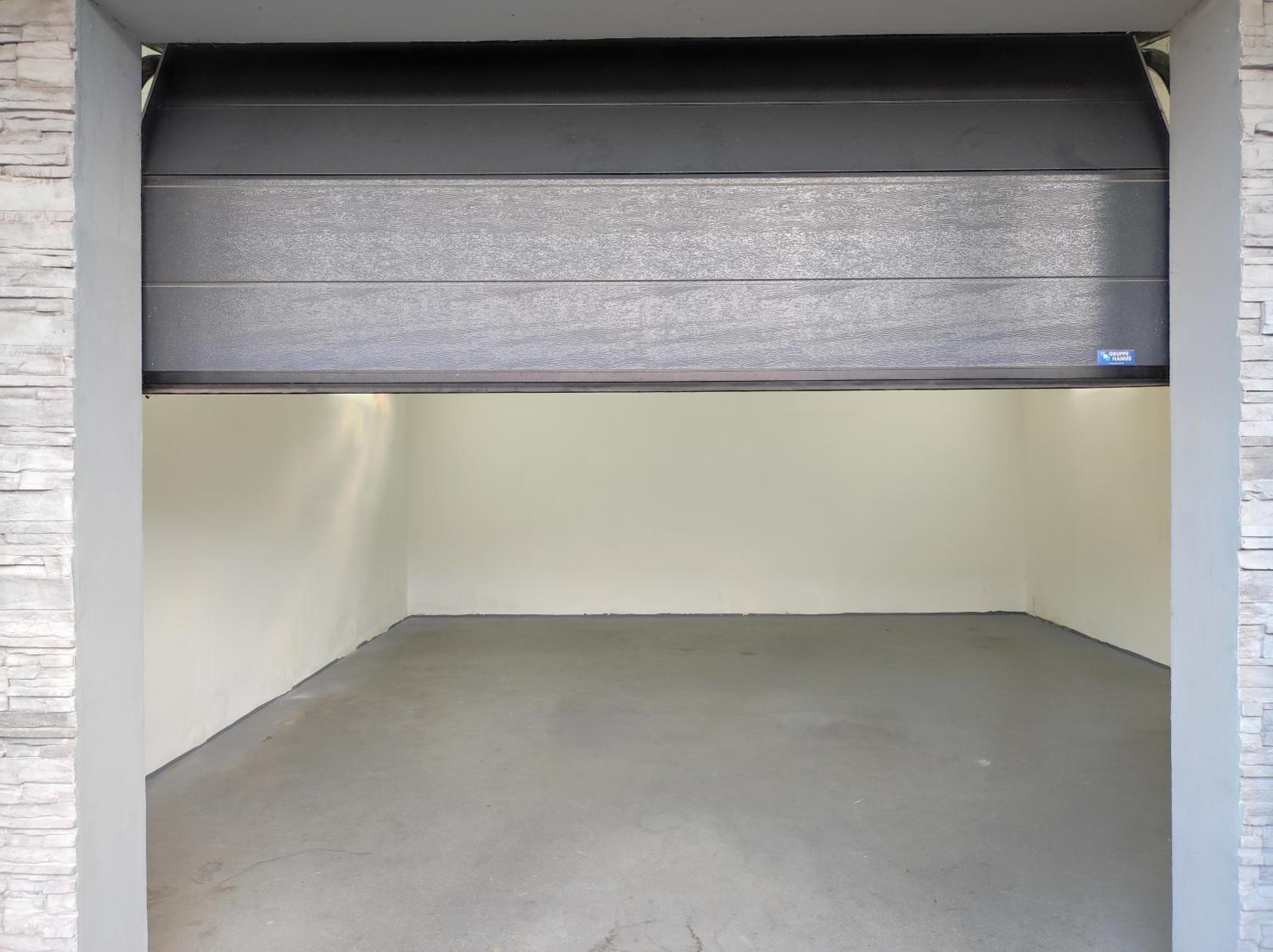 B&D apartment