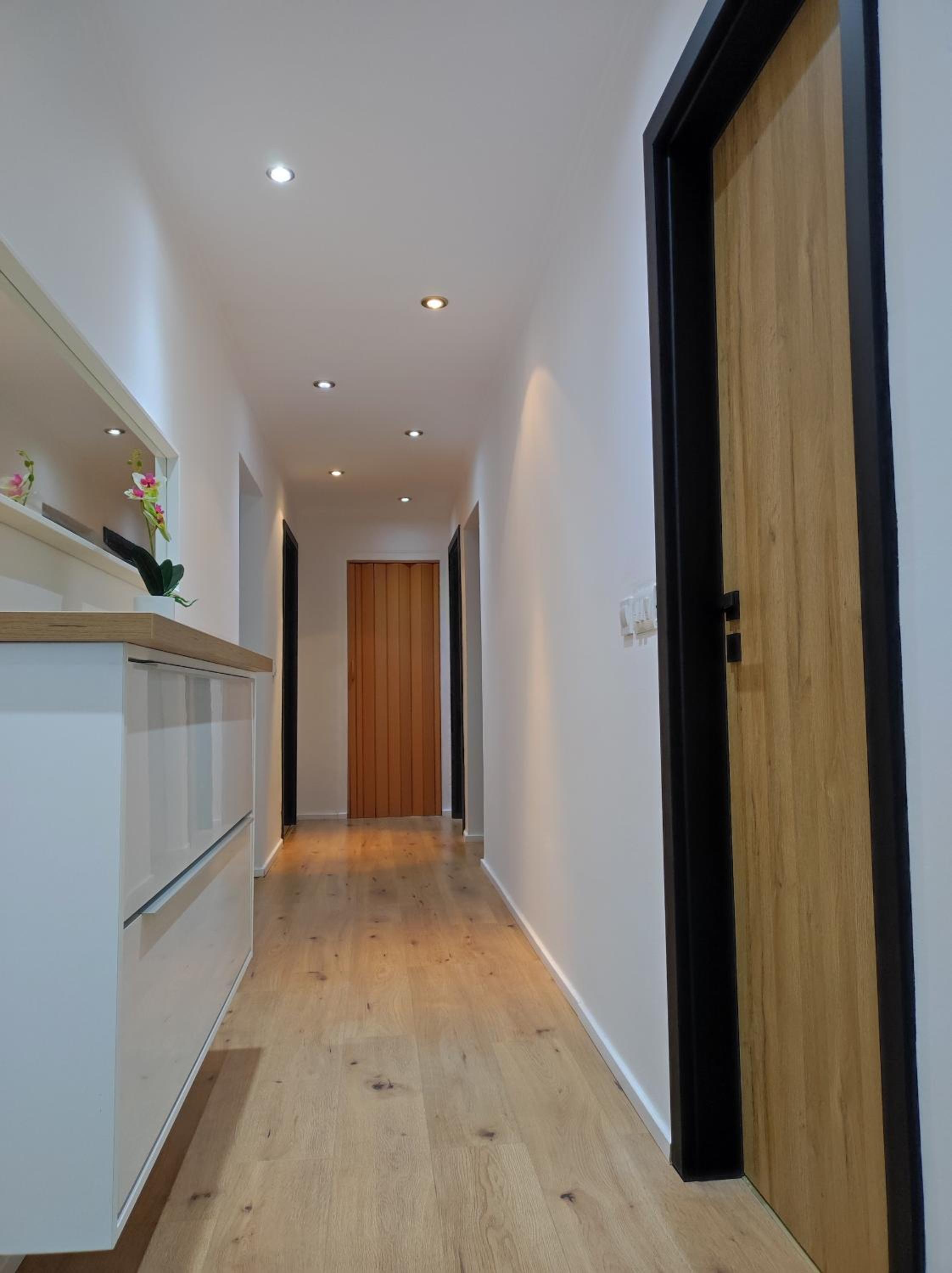 B&D apartment