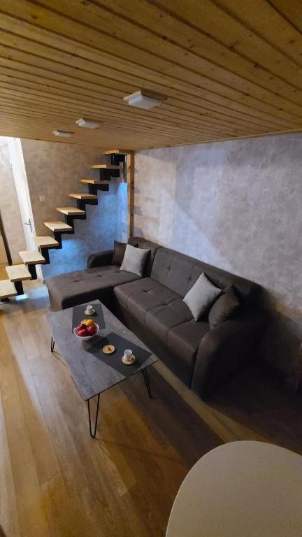 winter house GUDAURI