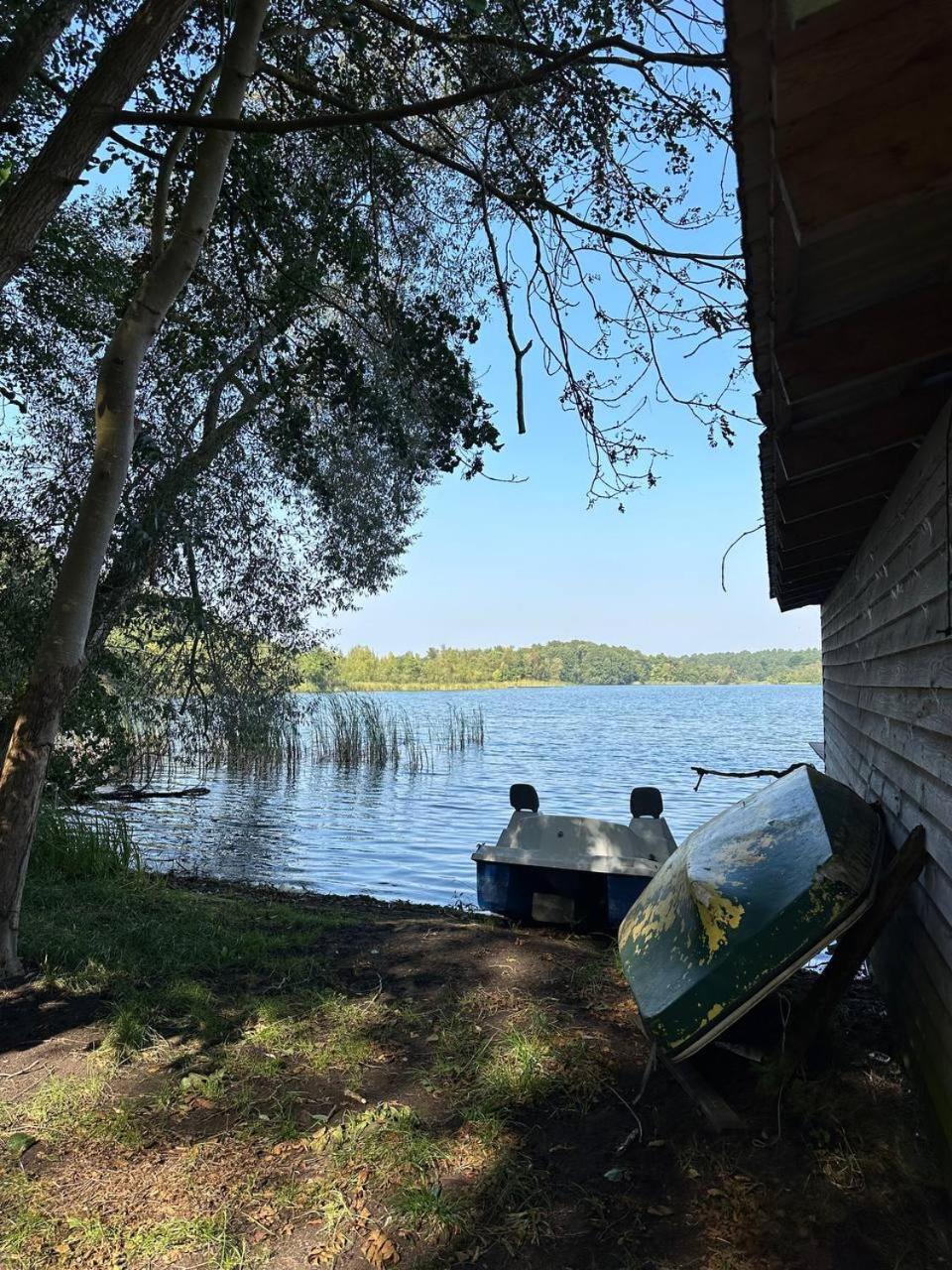 Paradiesufer am See