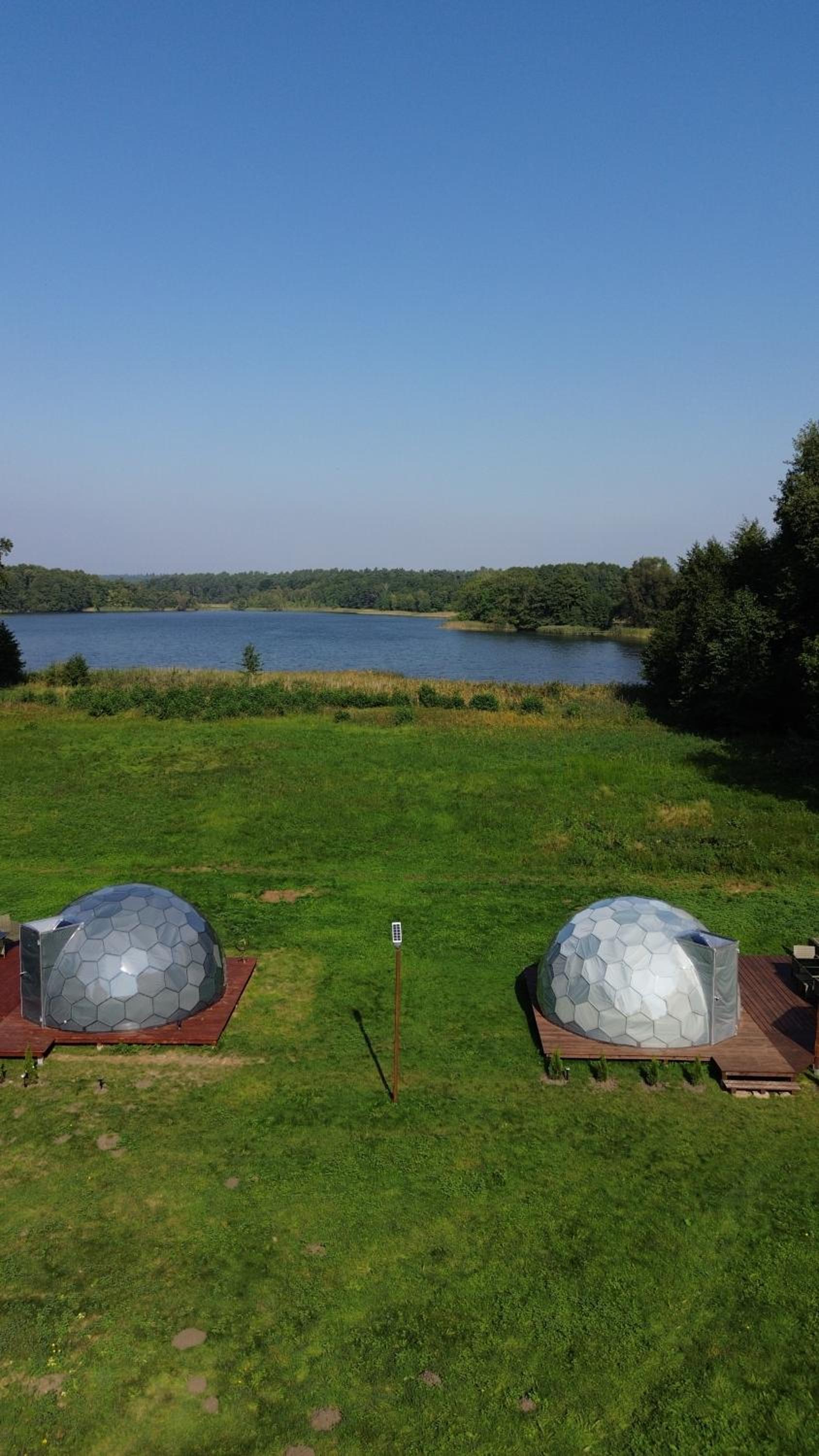 Paradiesufer am See
