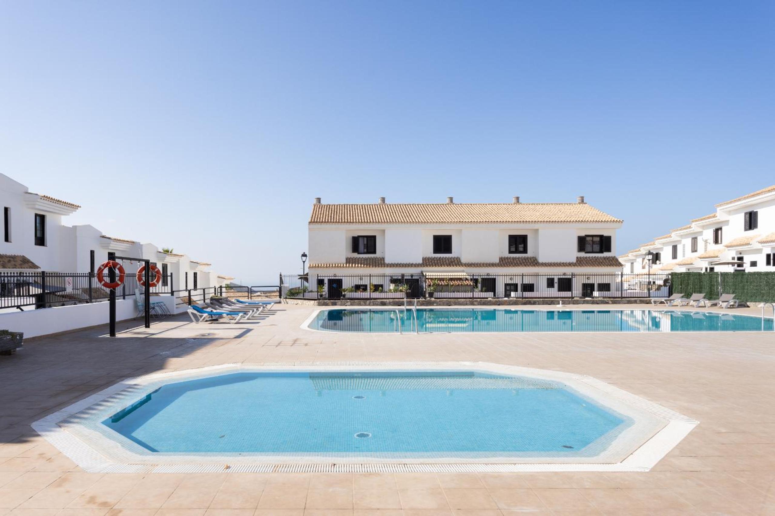 VV Los Halcones with pool view 3