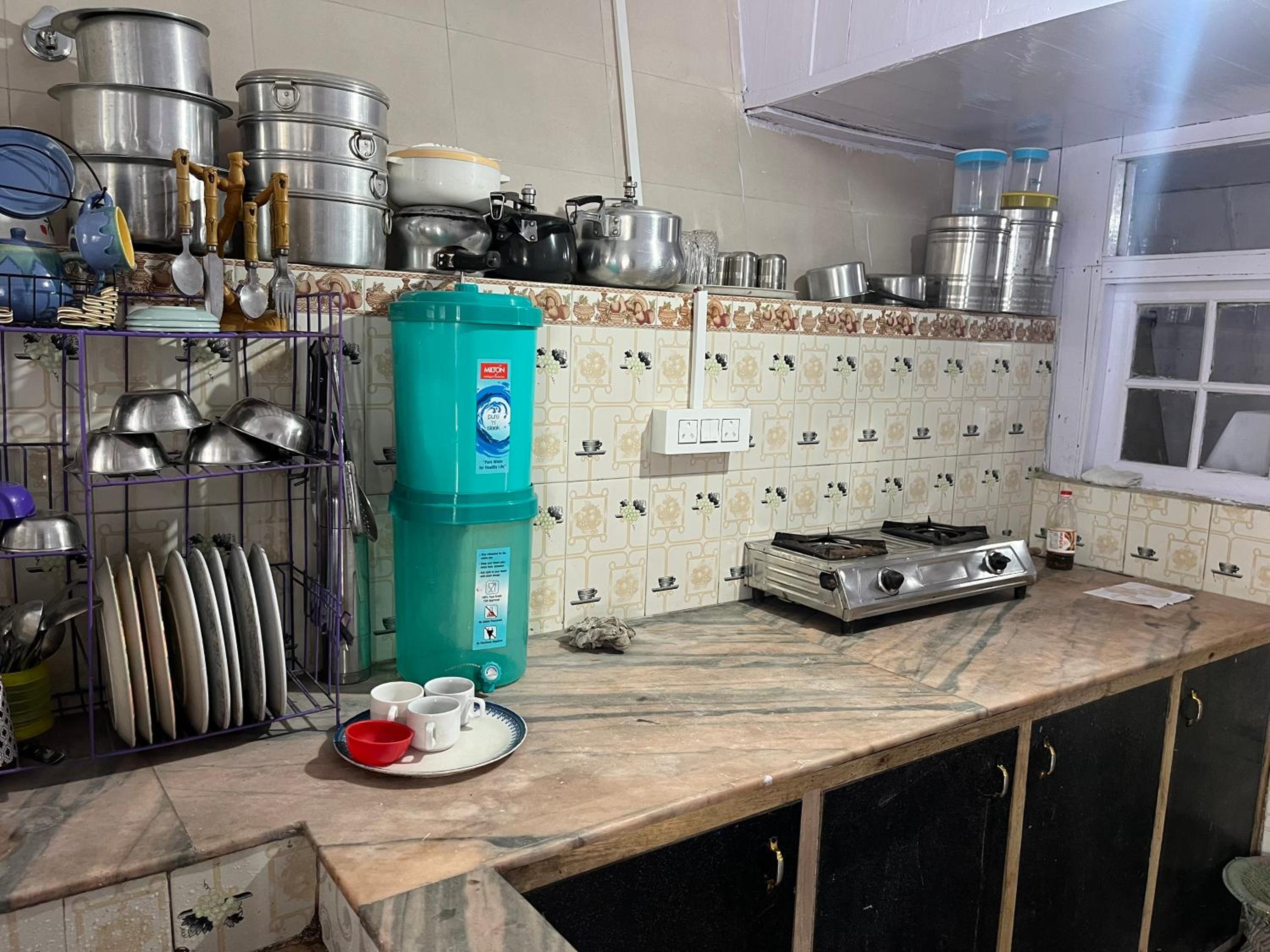 Vintage Service Home