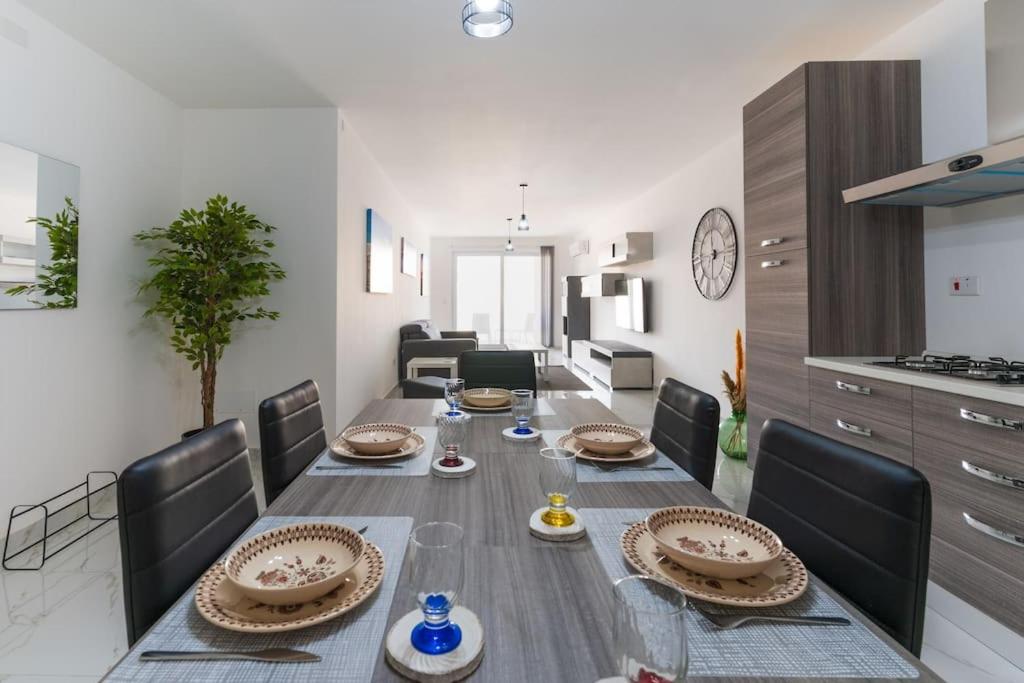 Lovely 2BR Apt with Private Balcony in Marsalforn by 360 Estates view 2