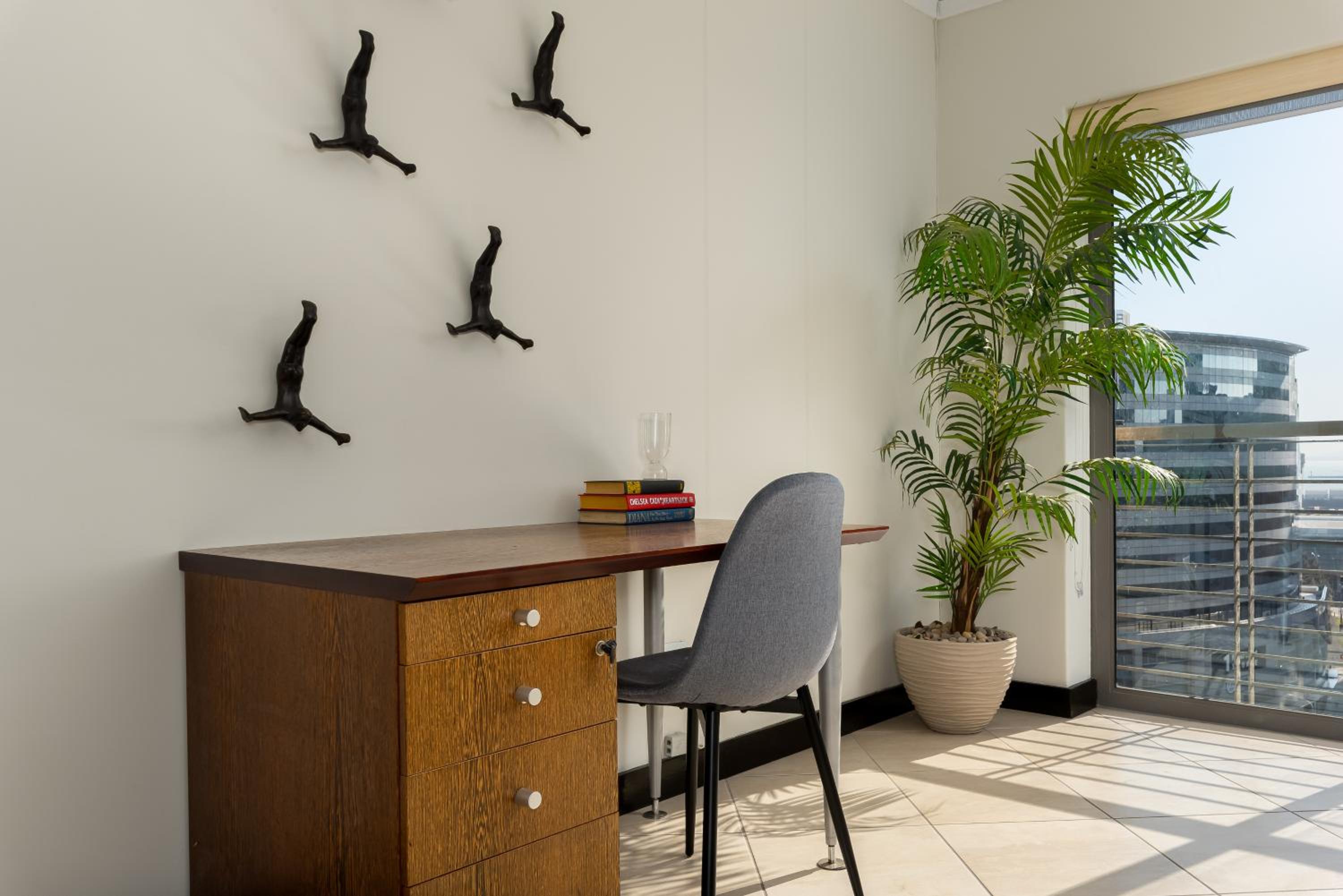 Icon Apartments