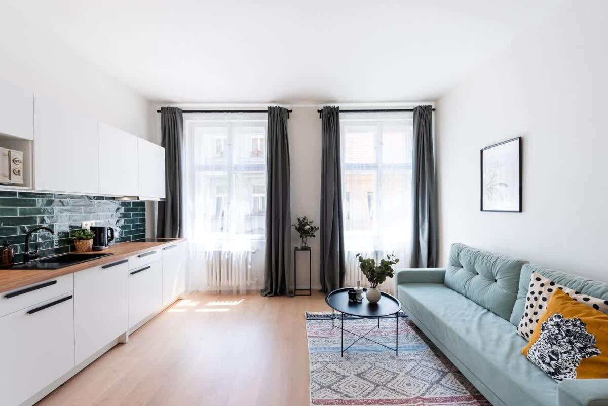 Unique Old Town 2BR Oasis with Sofa Bed
