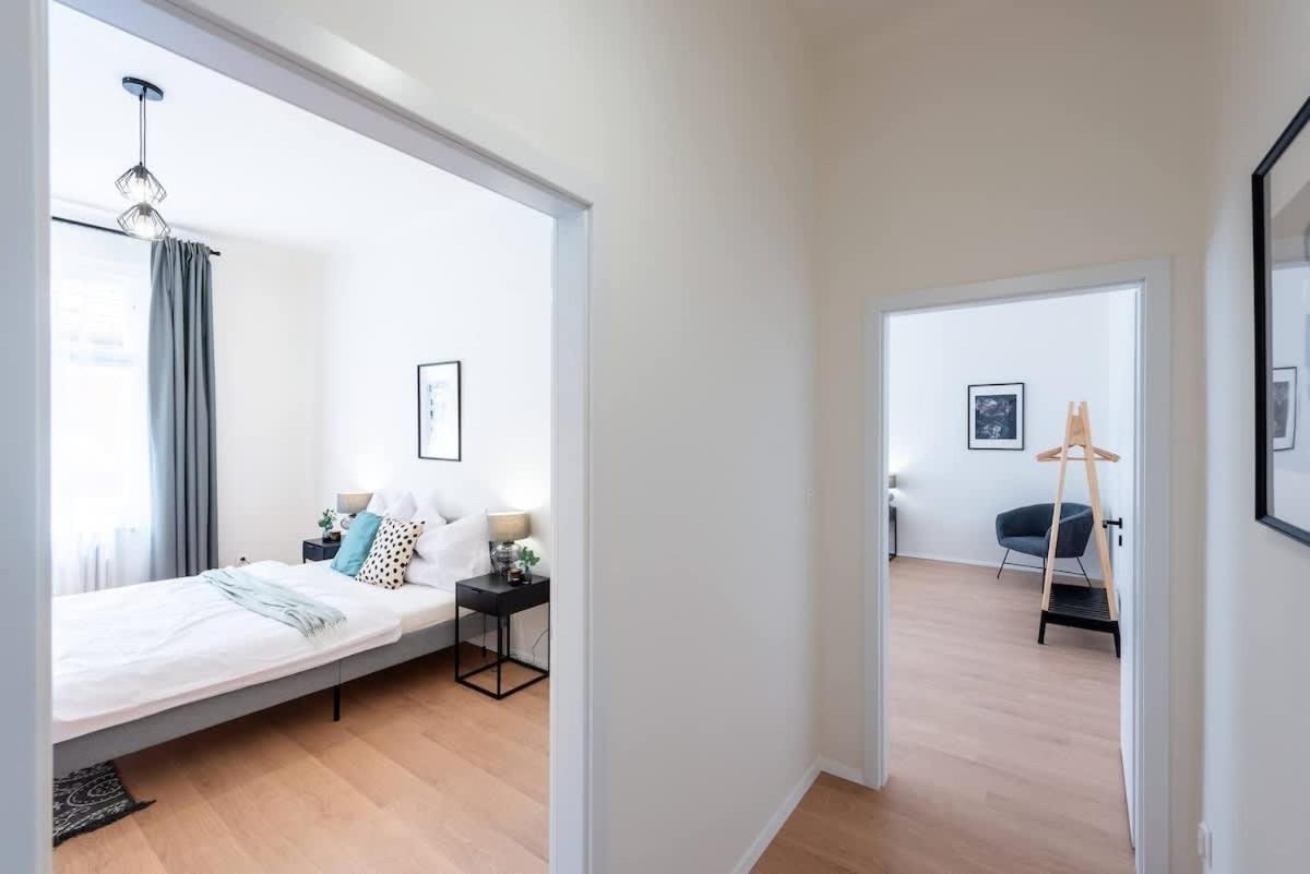 Unique Old Town 2BR Oasis with Sofa Bed