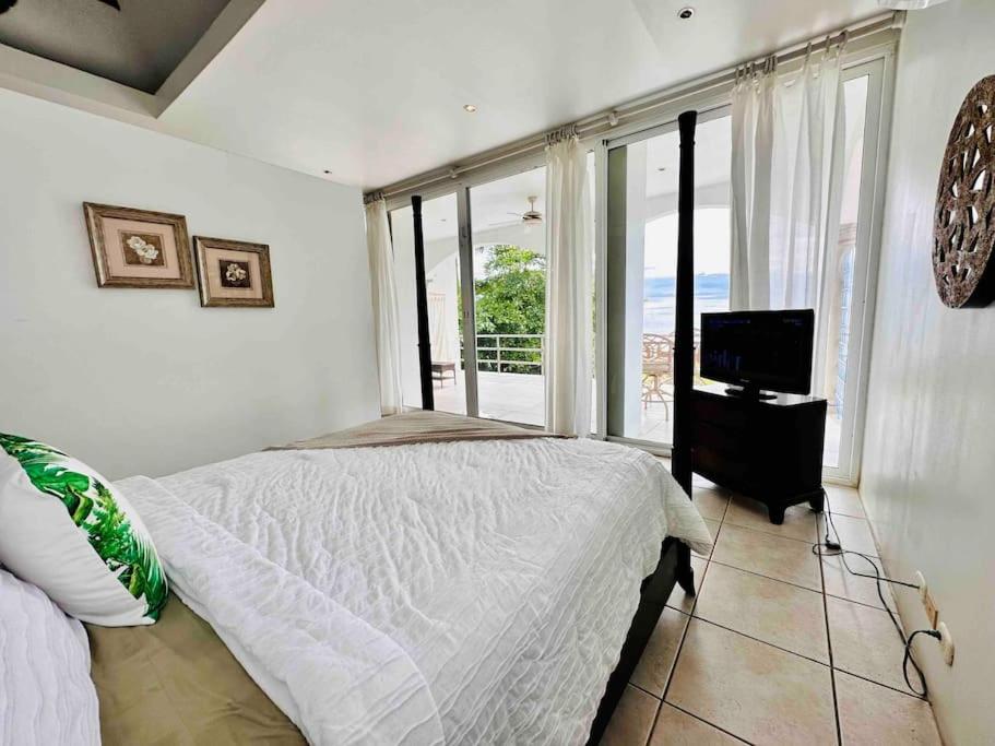 Gorgeous Beachfront Home in Playa Potrero