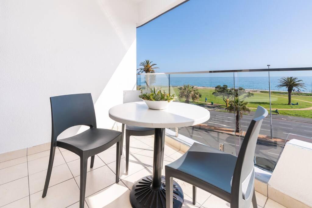 Stunning 3 Bedroom Beachfront Apartment with Parking