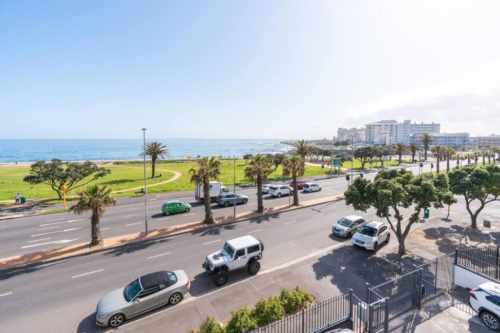 Stunning 3 Bedroom Beachfront Apartment with Parking
