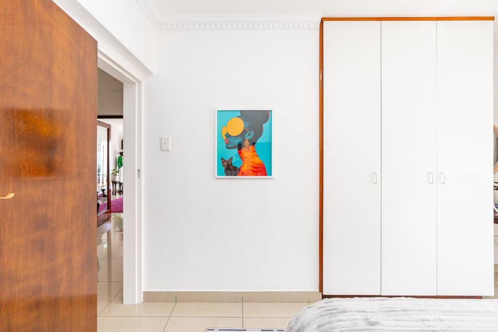Stunning 3 Bedroom Beachfront Apartment with Parking