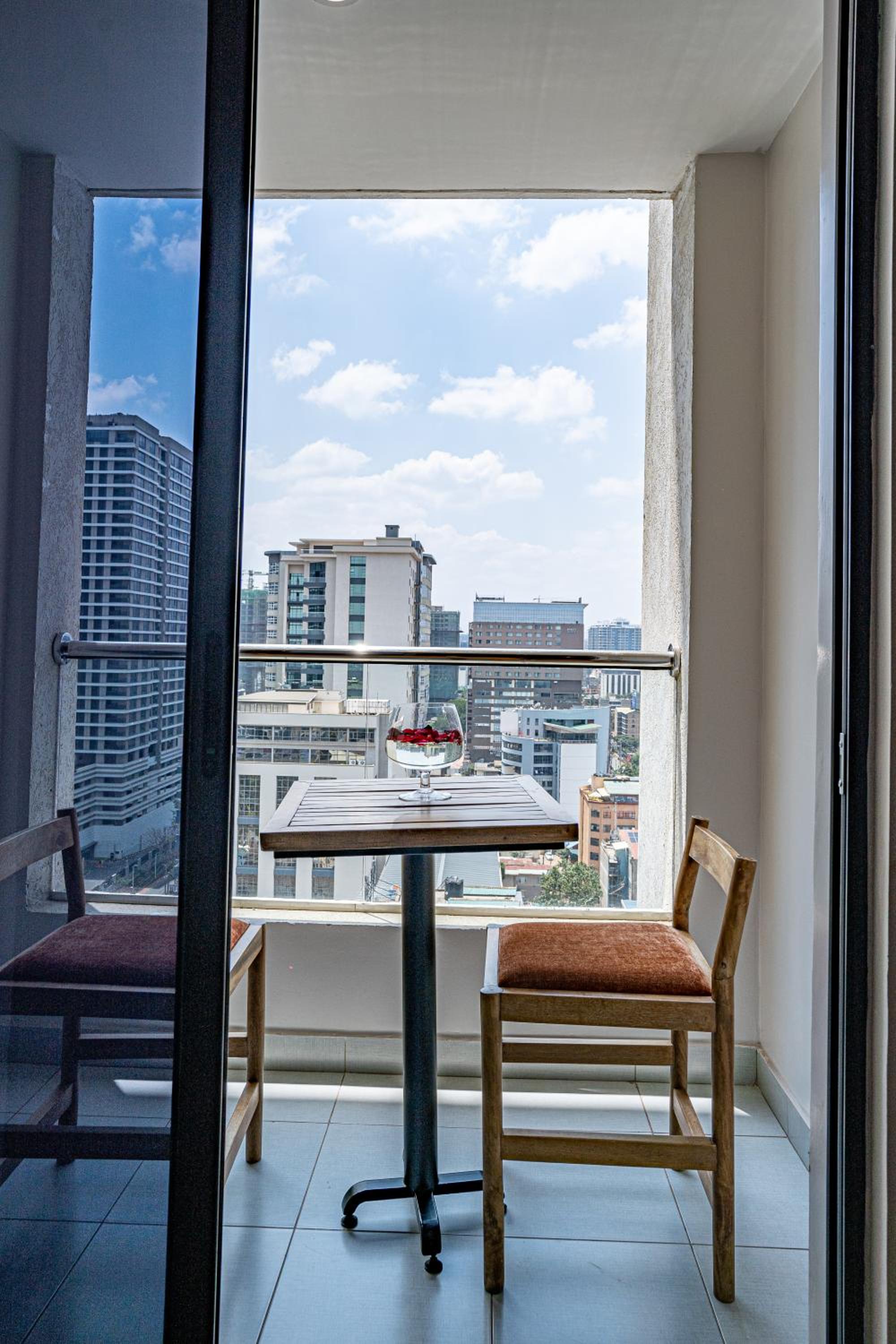 Elite One Bedroom Apartment Westlands, Swimming pool, gym, workspace ,Wonderiss Properties close proximity to GTC, JW Mariott and Kempinski