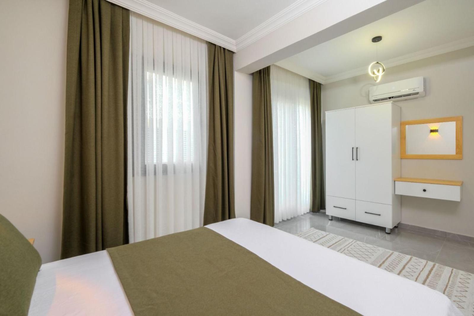 RoomBNB Suit