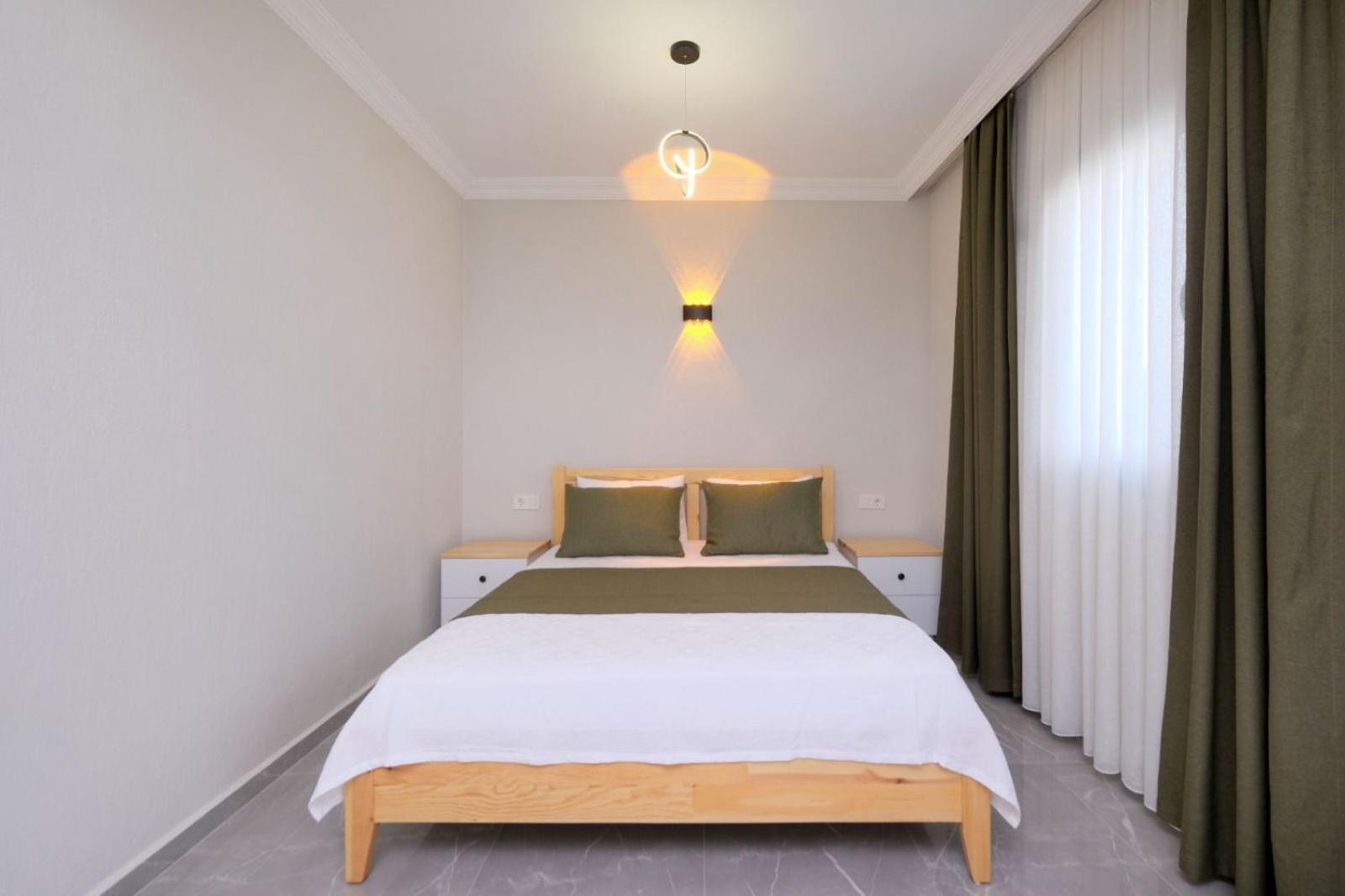 RoomBNB Suit