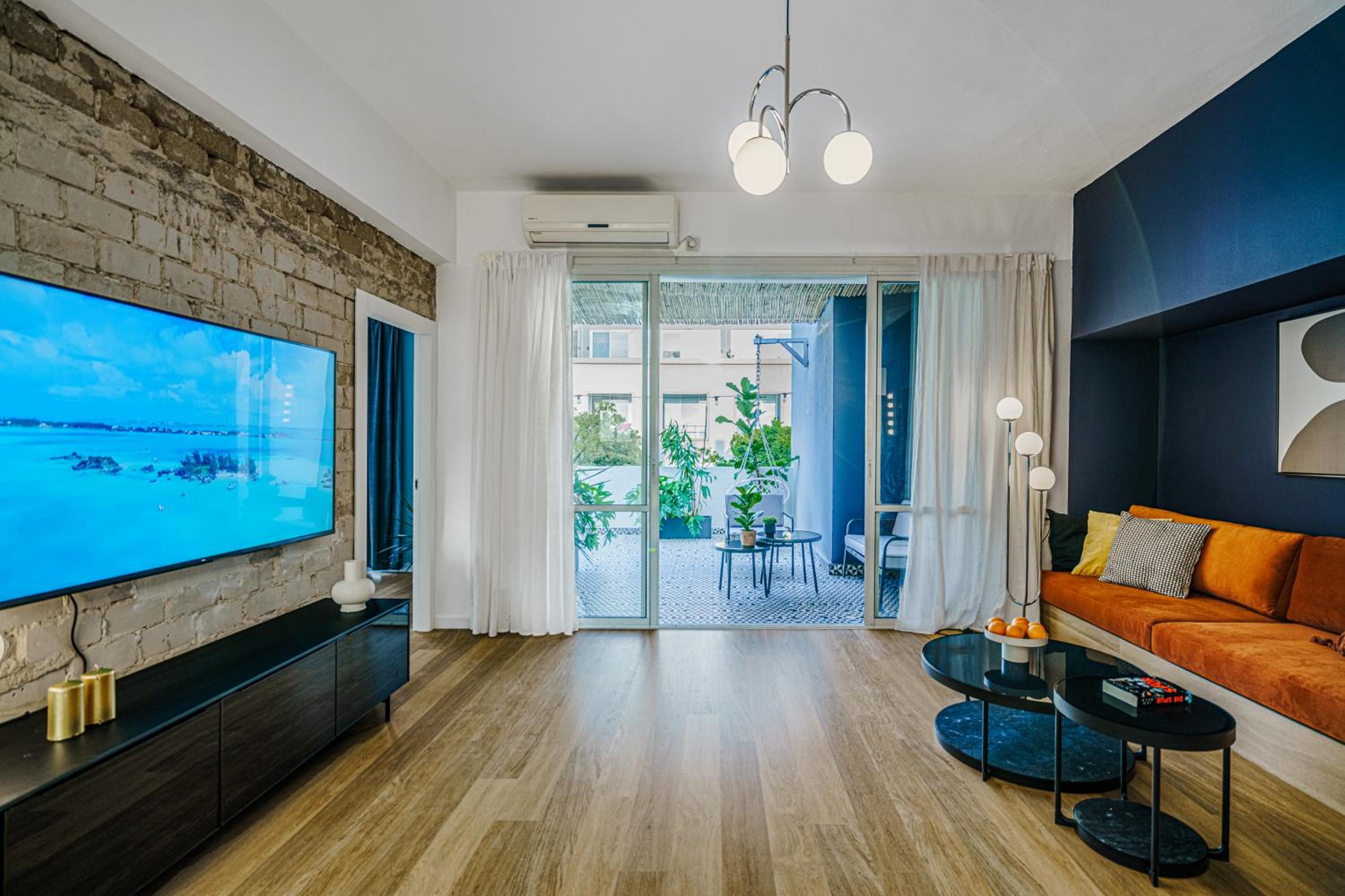 Nabi Yona Apartments