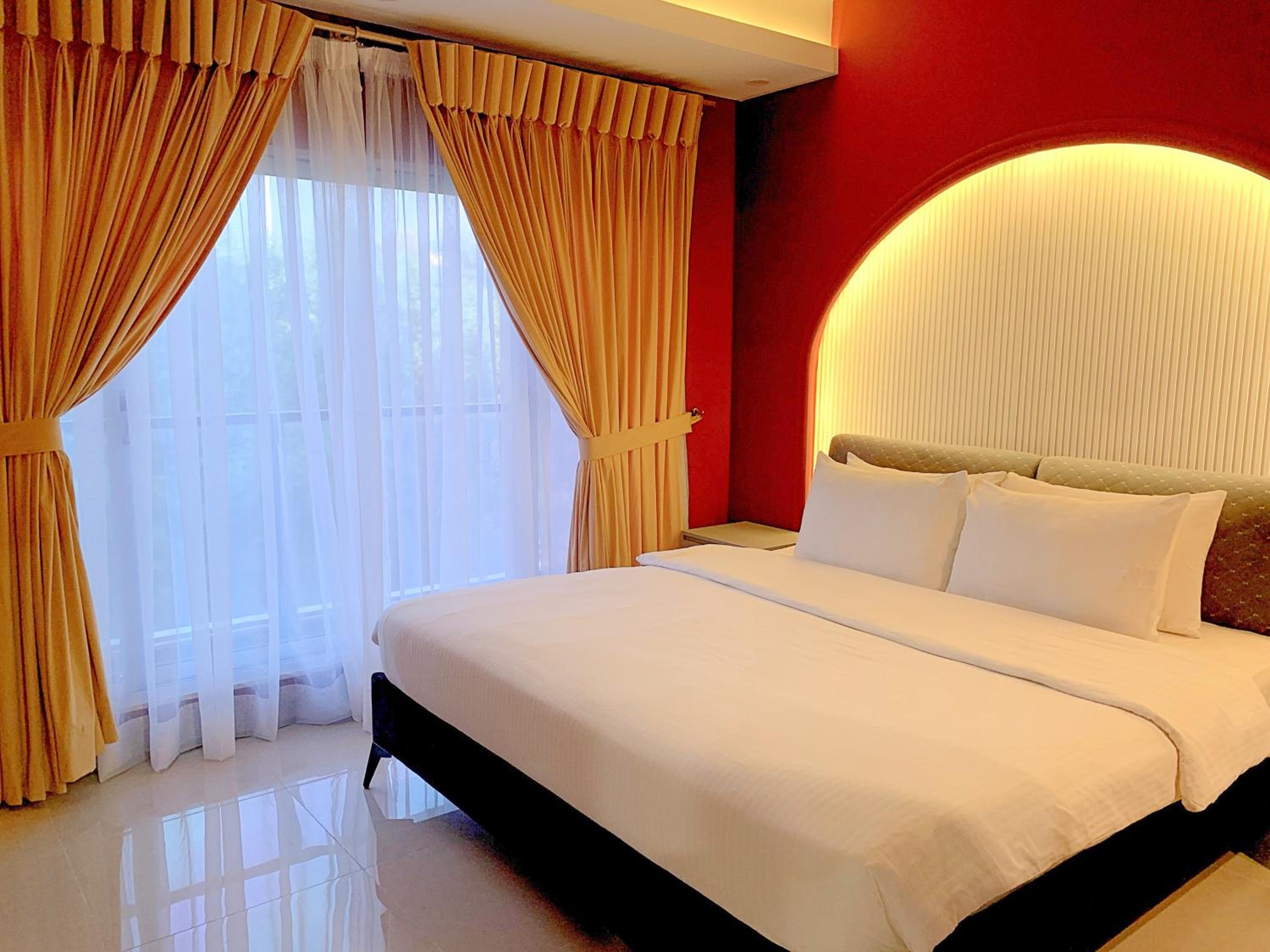 Regal Suite by StayMehman