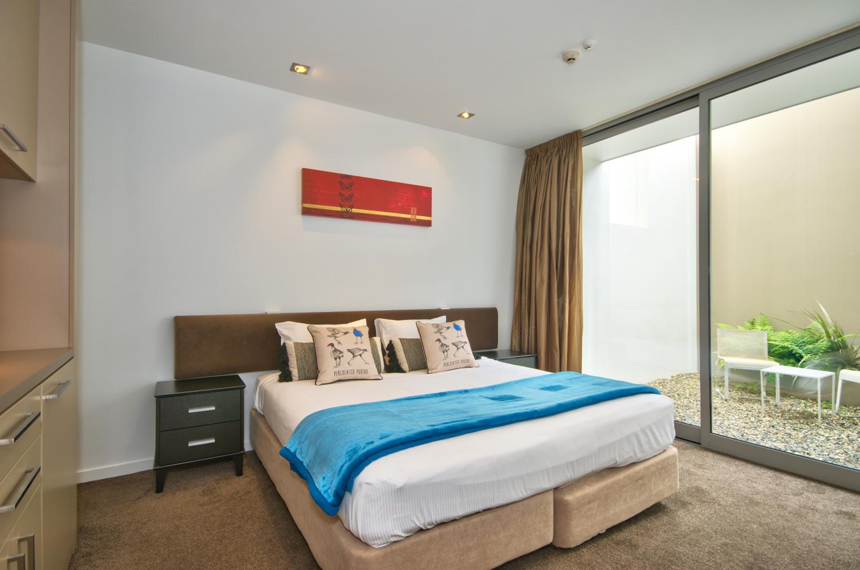 Charlies Queenstown Studio Apt 103B view 4
