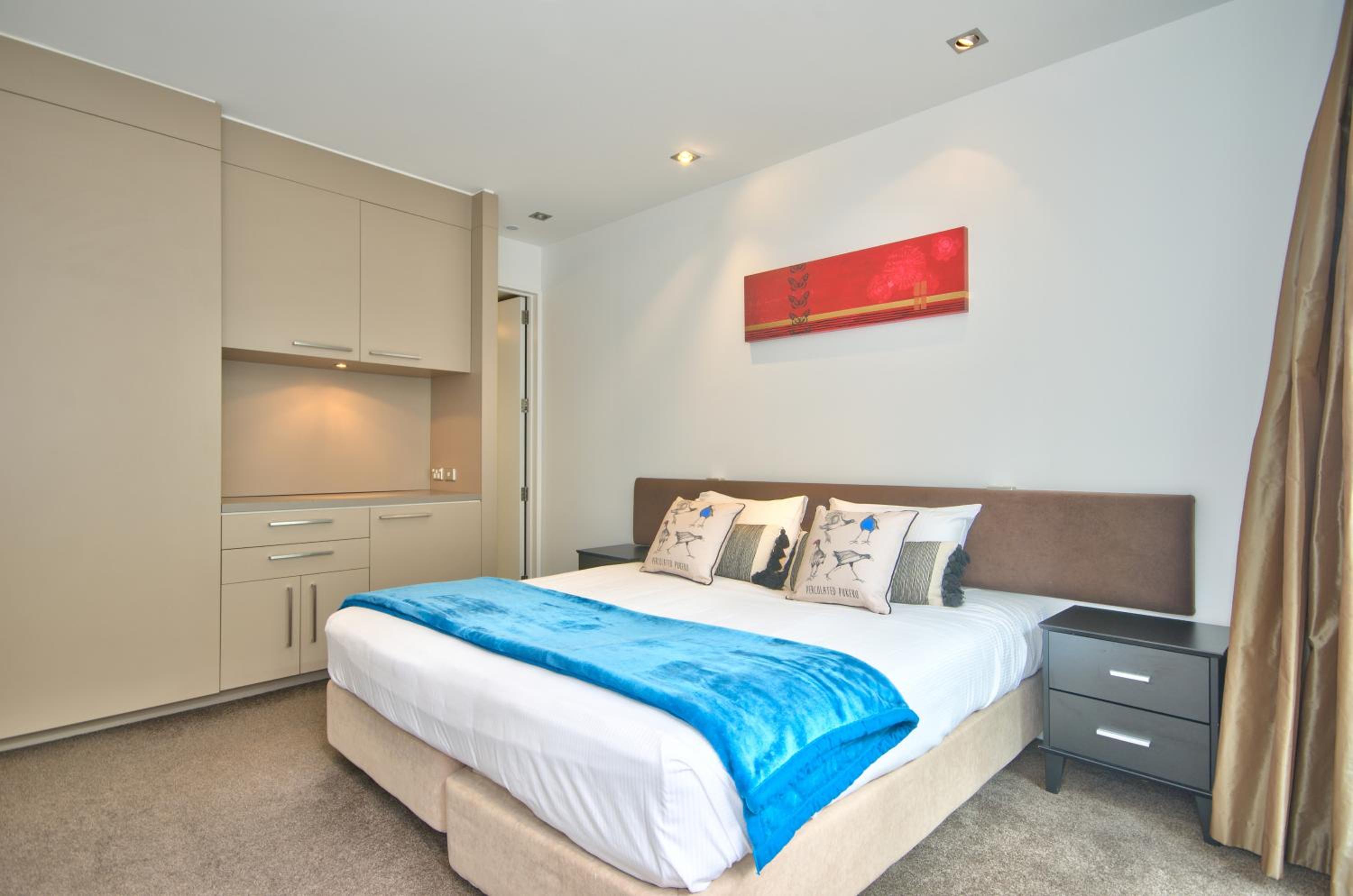 Charlies Queenstown Studio Apt 103B view 3