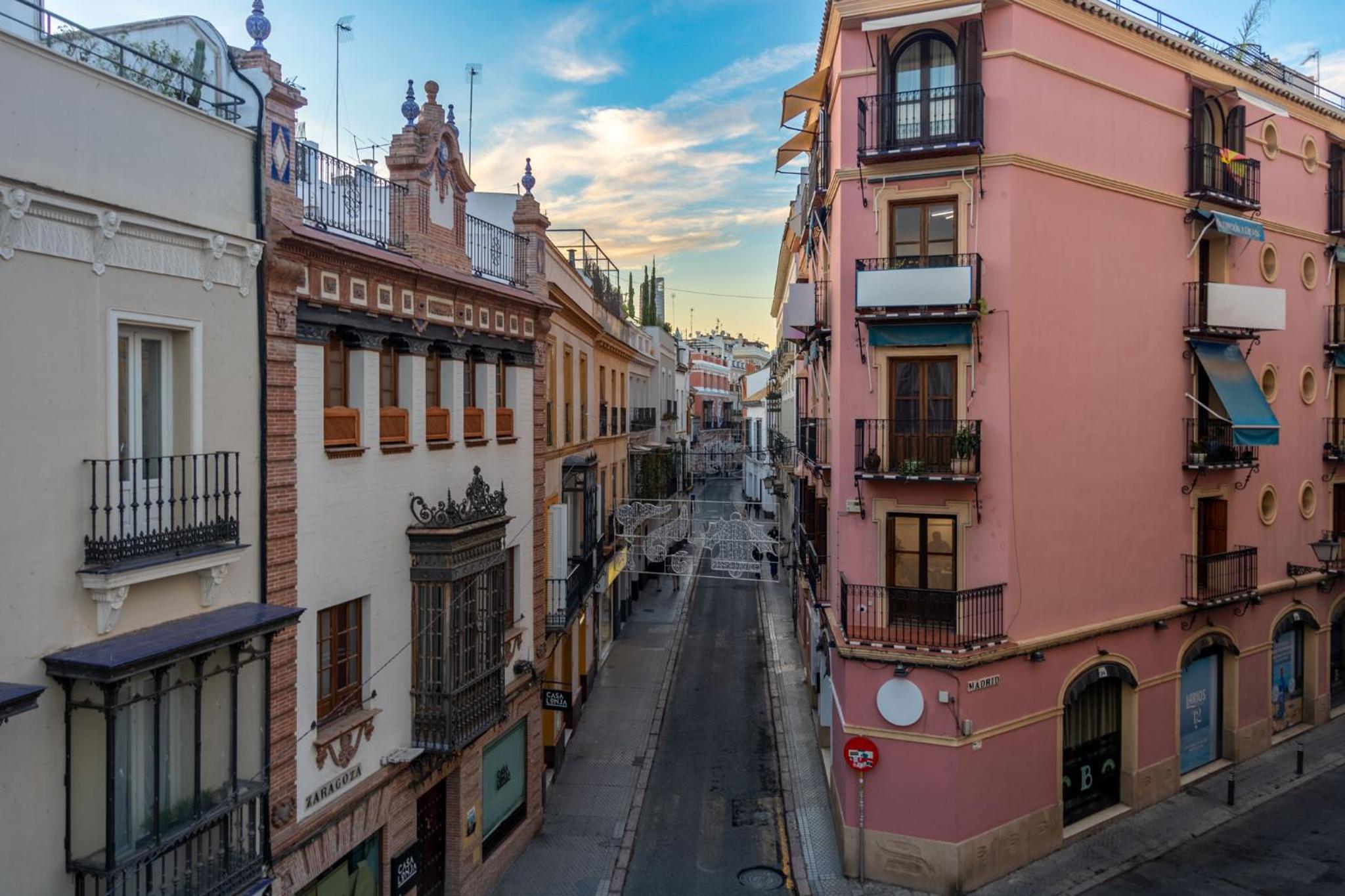 Plaza Nueva Central Suite by Valcambre
