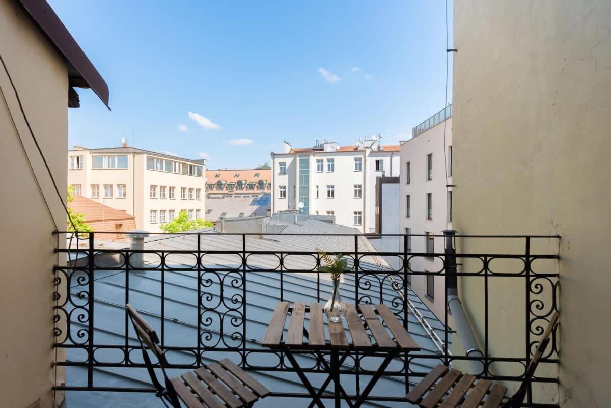 Wonderful Romantic Old Town Apt