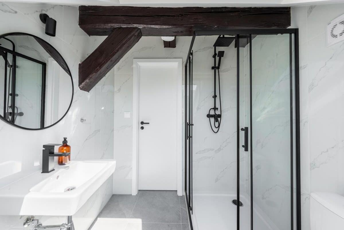 Wonderful Romantic Old Town Apt