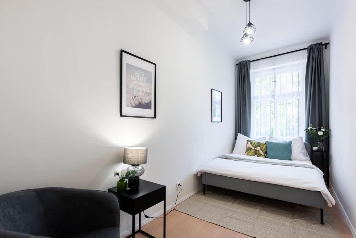 Urban 2BR Haven with Sofa Bed in Central Prague