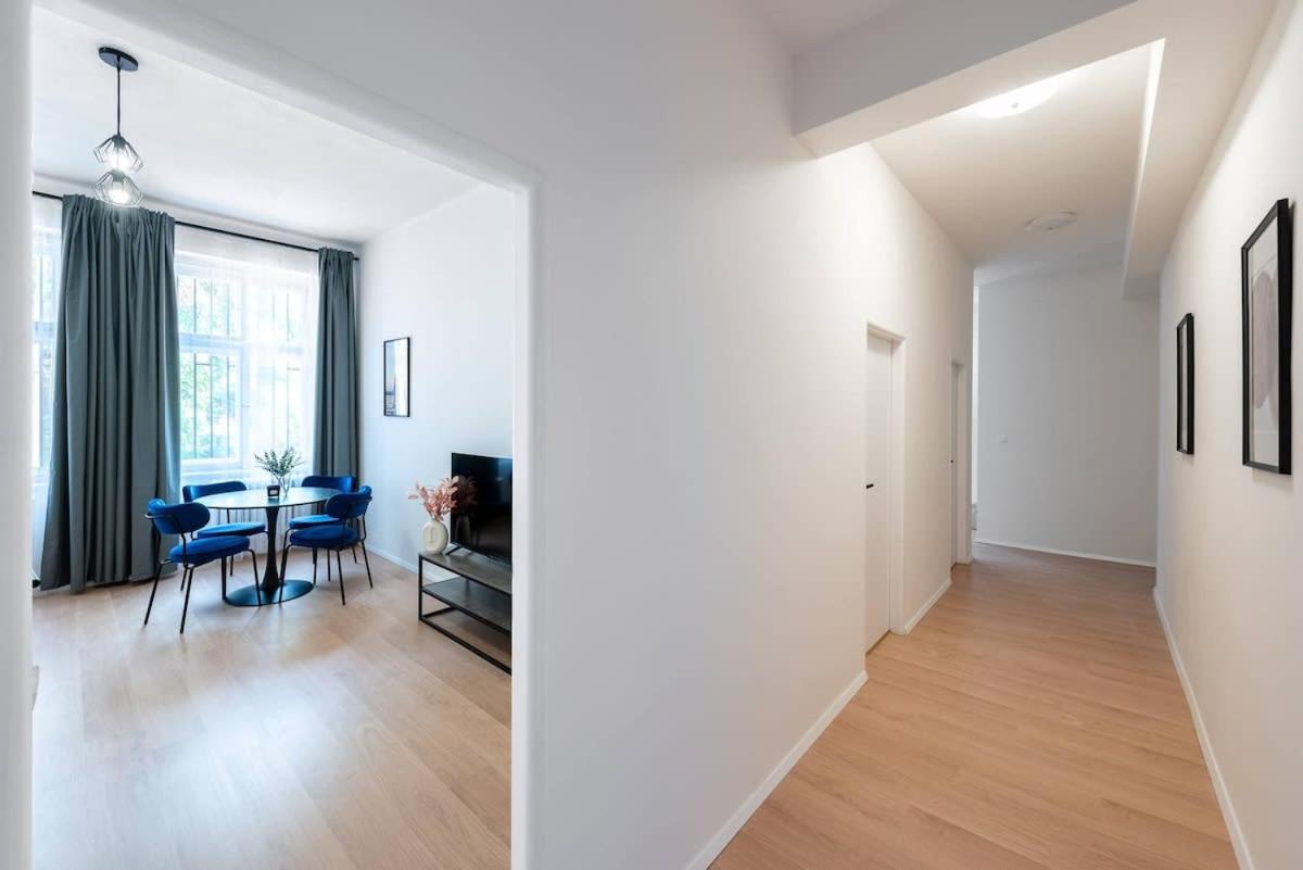 Urban 2BR Haven with Sofa Bed in Central Prague