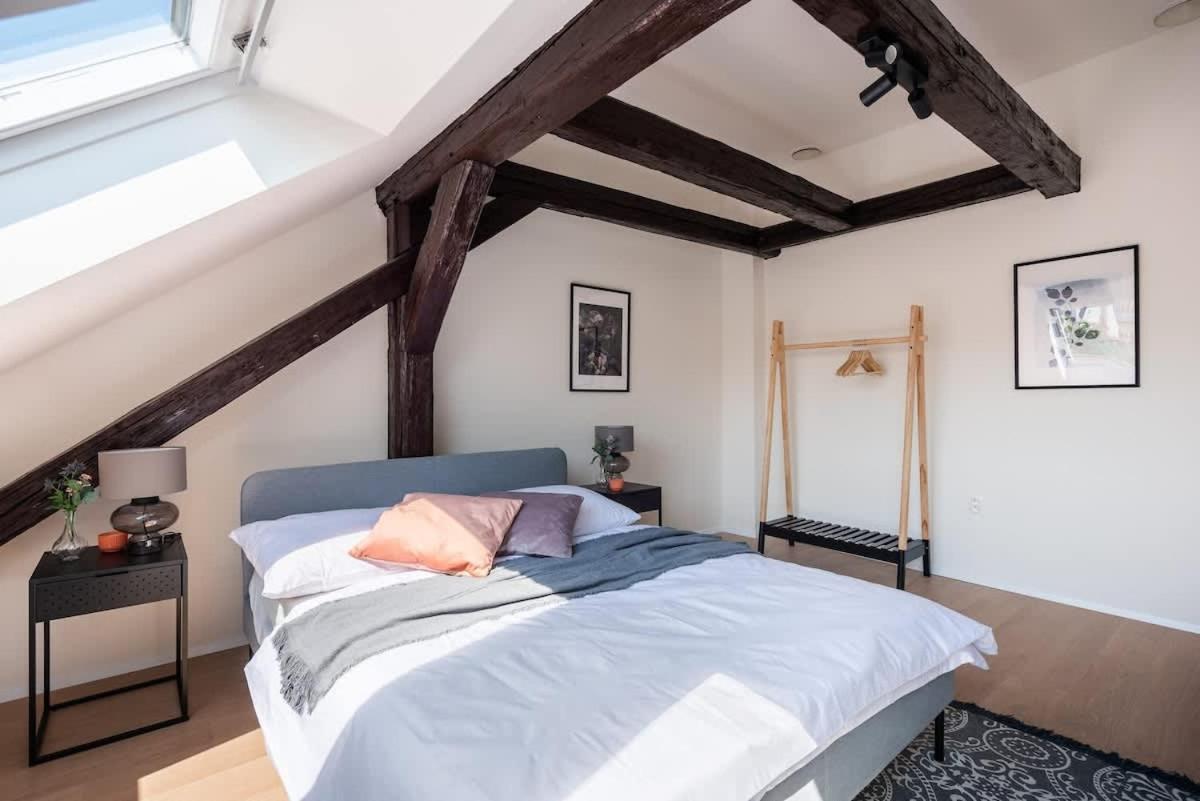 Under the Beams - Designer Prague Old Town Loft