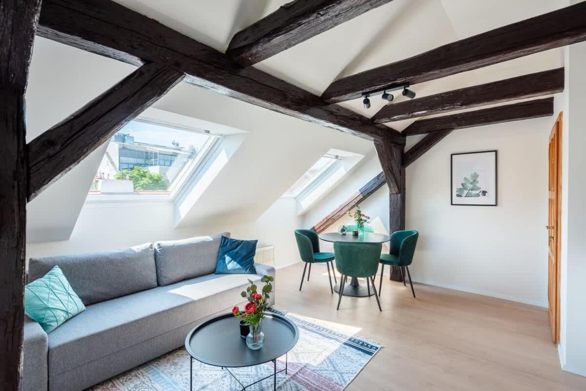 Under the Beams - Designer Prague Old Town Loft