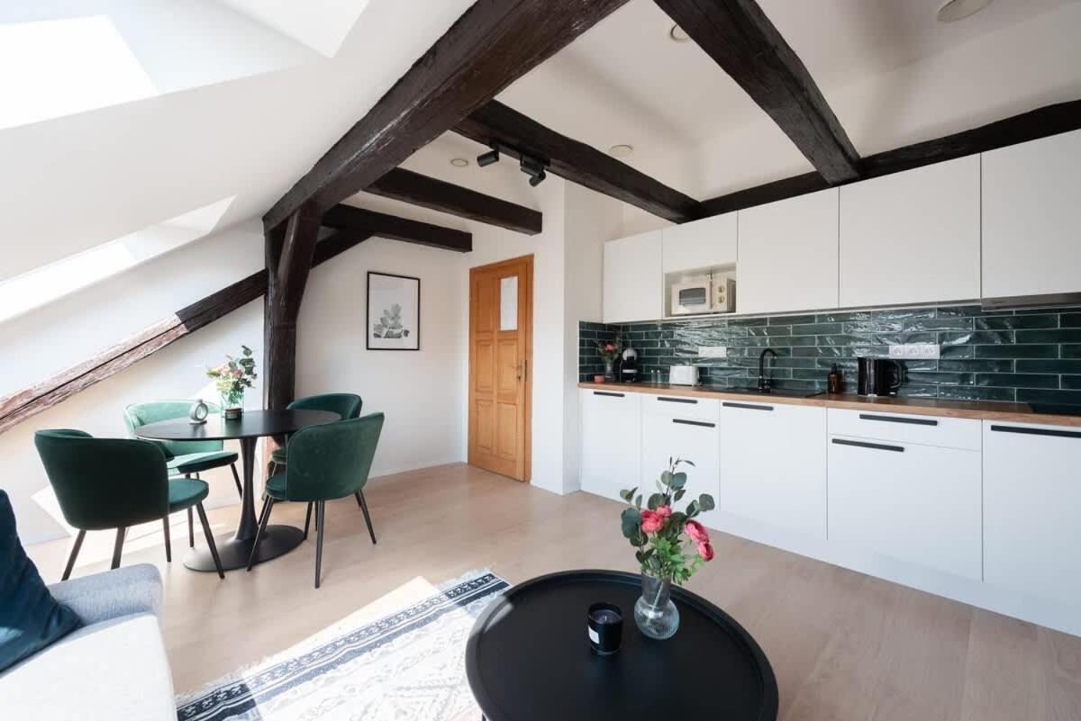 Under the Beams - Designer Prague Old Town Loft