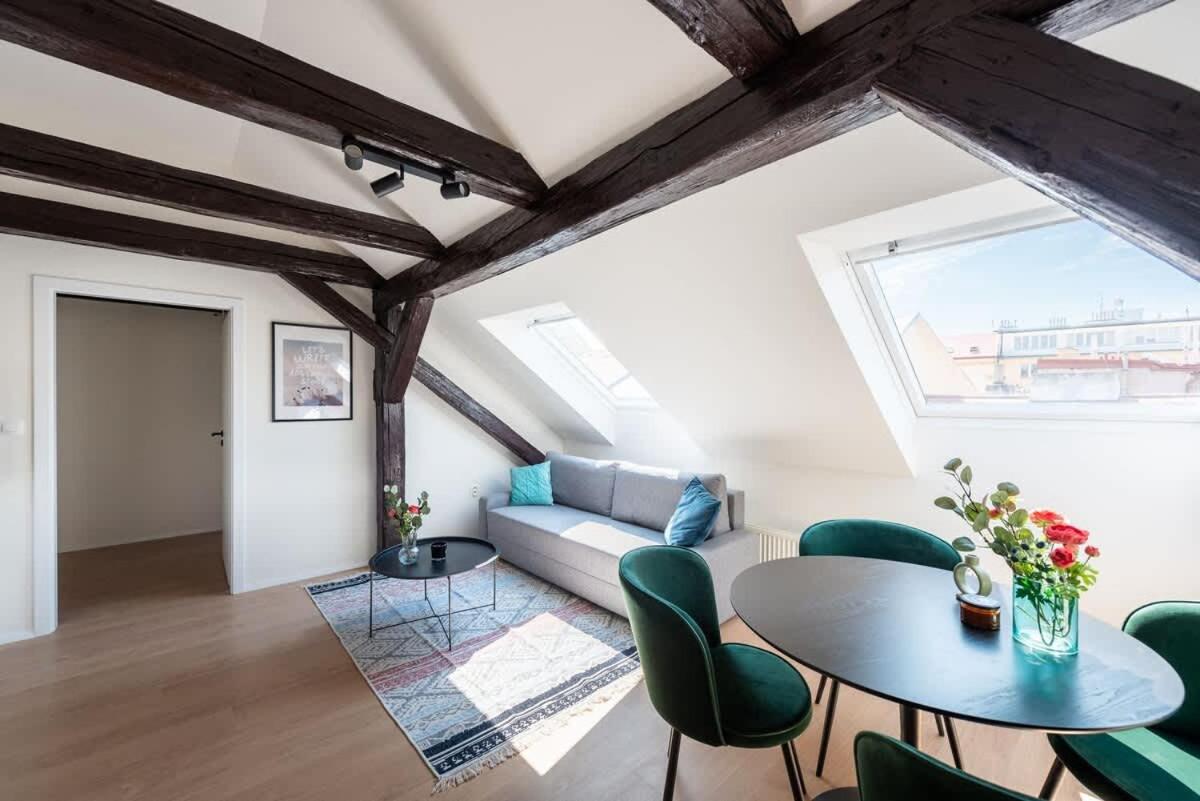 Under the Beams - Designer Prague Old Town Loft