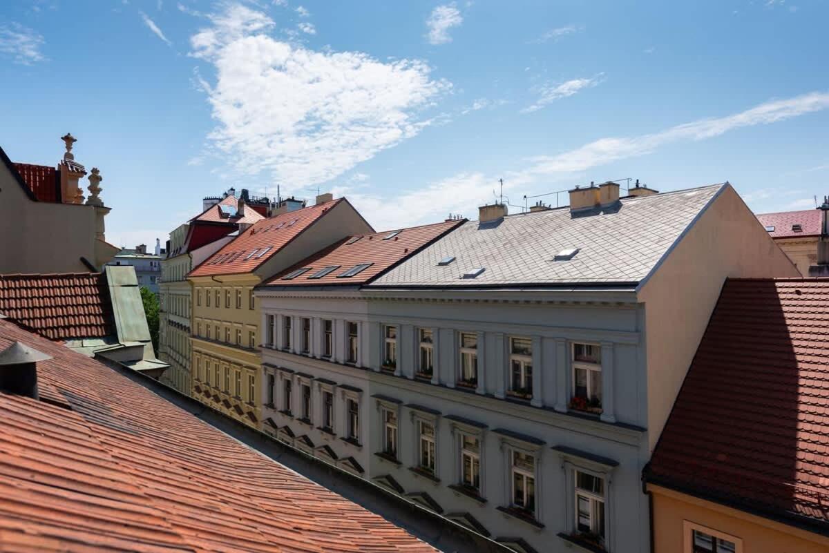 Under the Beams - Designer Prague Old Town Loft