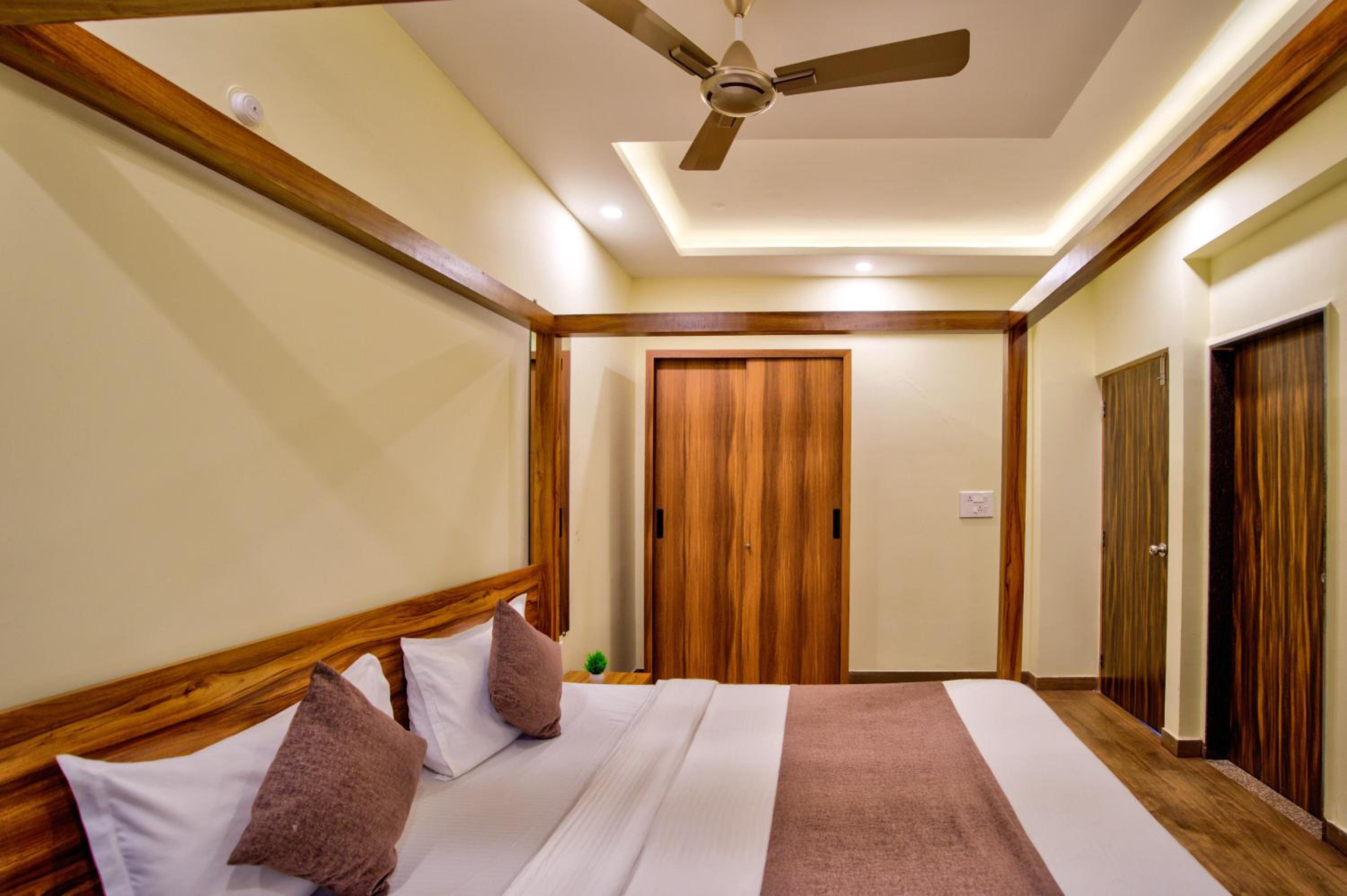 Luxury 2BHK Apartment Near Candolim view 5