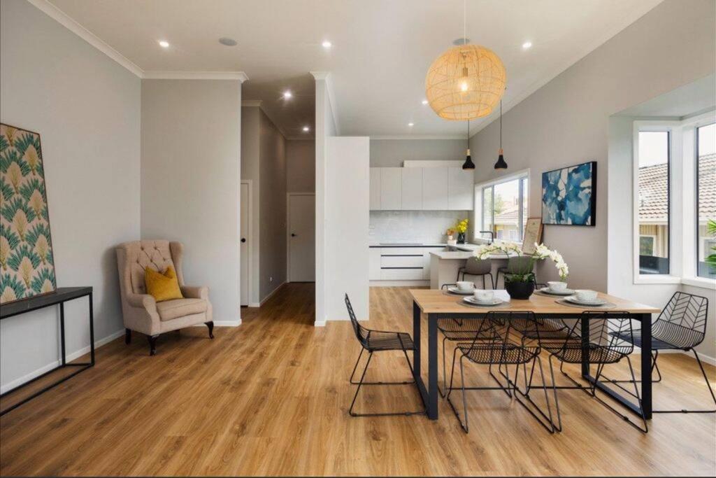Eden St Lukes Cozy Home view 3