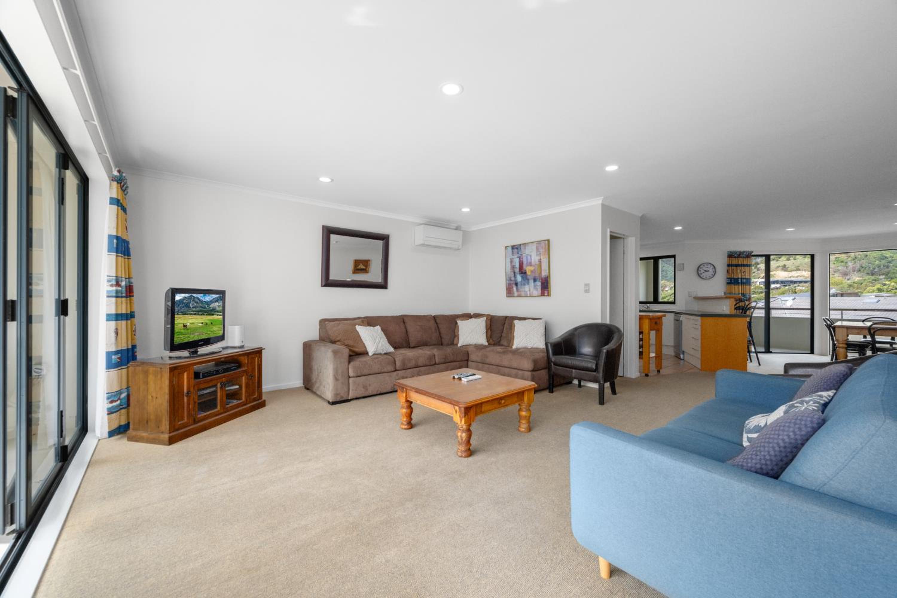 Unit 8 Waterfront Holiday Home view 3