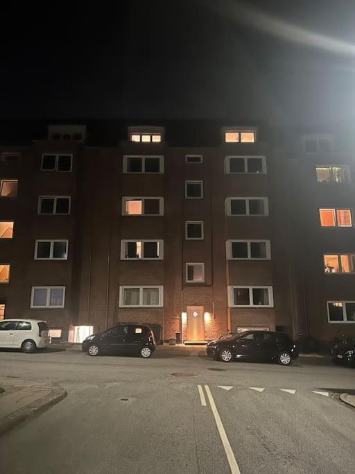 Aalborg lejlighed med fri parkering i dejligt område