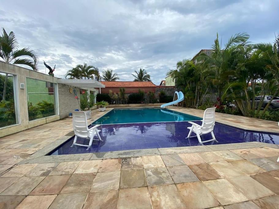 Linda Casa de Praia em Jaconé com Piscina & Quadra